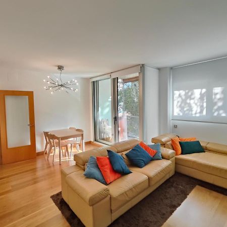 Family Apartment Forum Barcelona Bagian luar foto