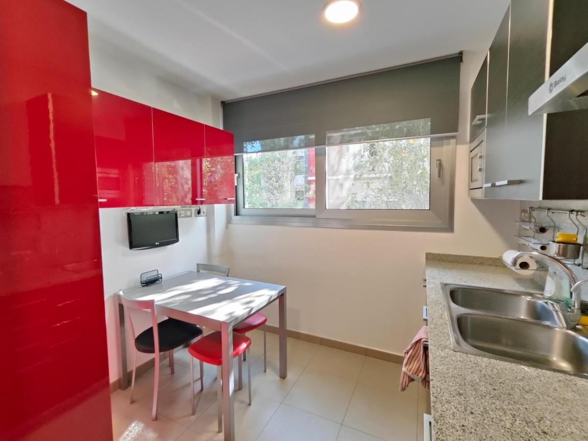 Family Apartment Forum Barcelona Bagian luar foto