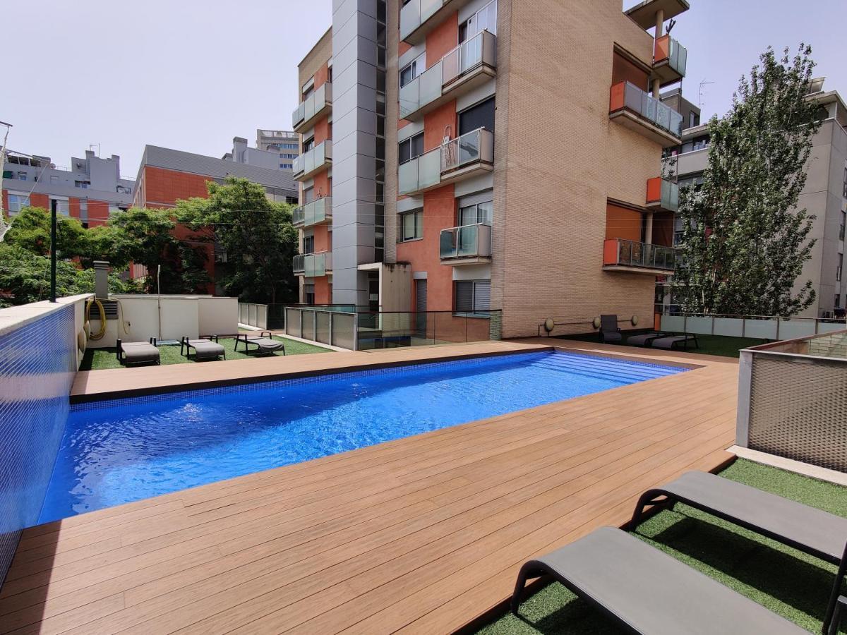 Family Apartment Forum Barcelona Bagian luar foto
