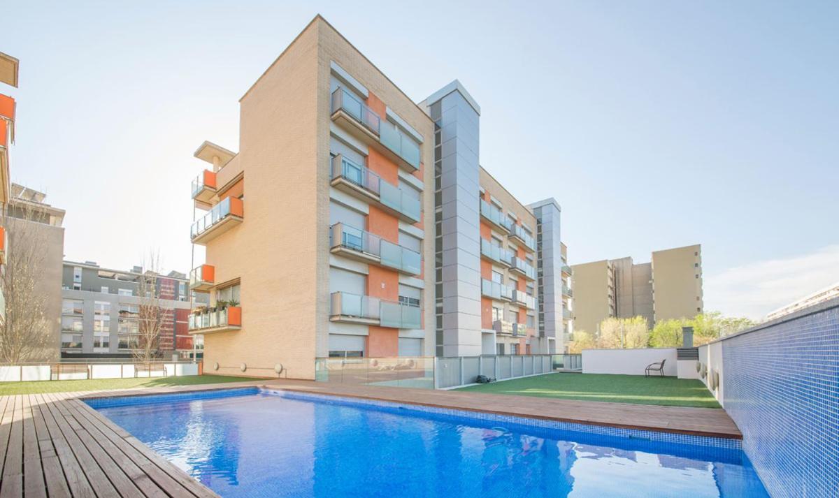 Family Apartment Forum Barcelona Bagian luar foto